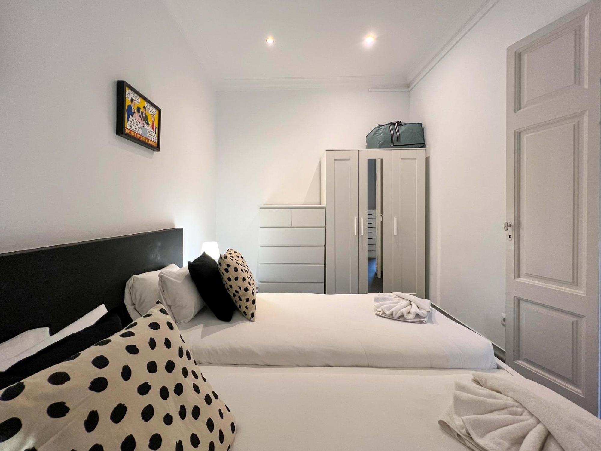 Stay Unique Apartments Cent Барселона Екстериор снимка