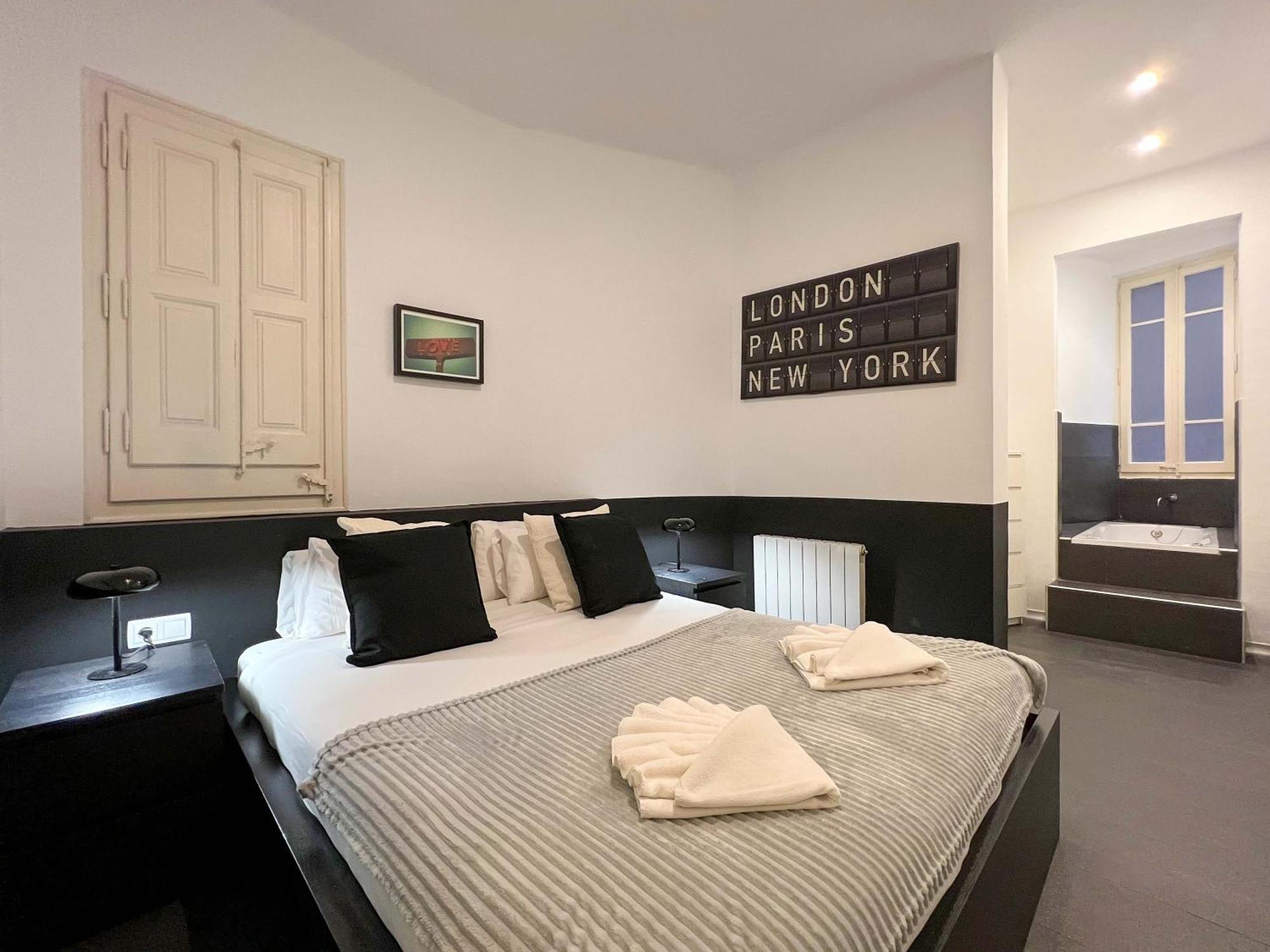 Stay Unique Apartments Cent Барселона Екстериор снимка